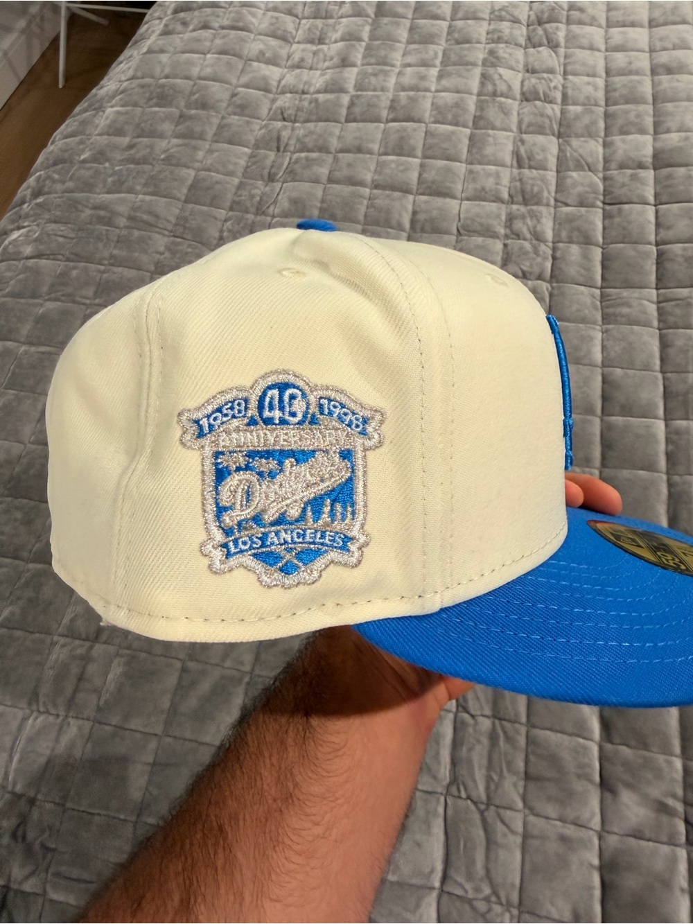 New Era 59FIFTY Fitted Cap - White, Black & Light Blue - Picture 7 of 7